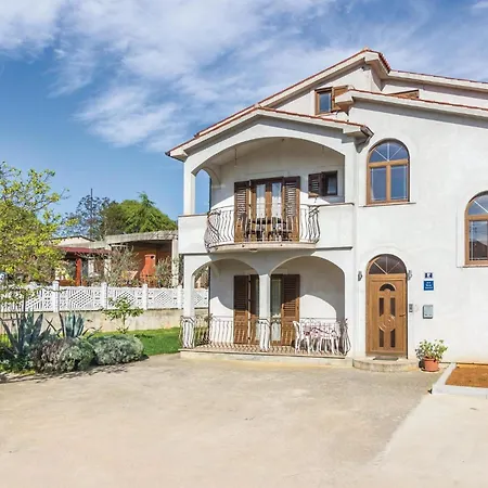 Apartament Beautiful In With Kitchen Poreč